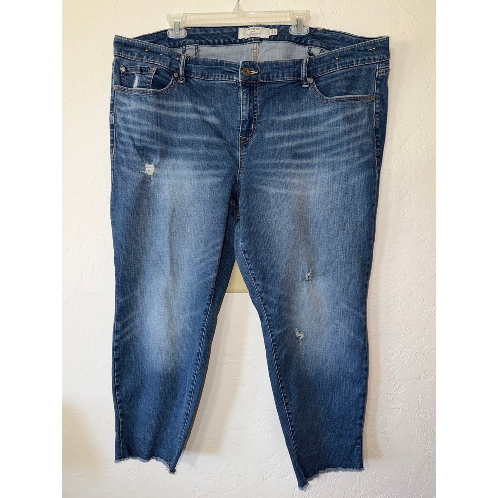 Torrid Jeans First At Fit Boyfriend Crop Size 24 Distressed Raw Hem Mid Rise